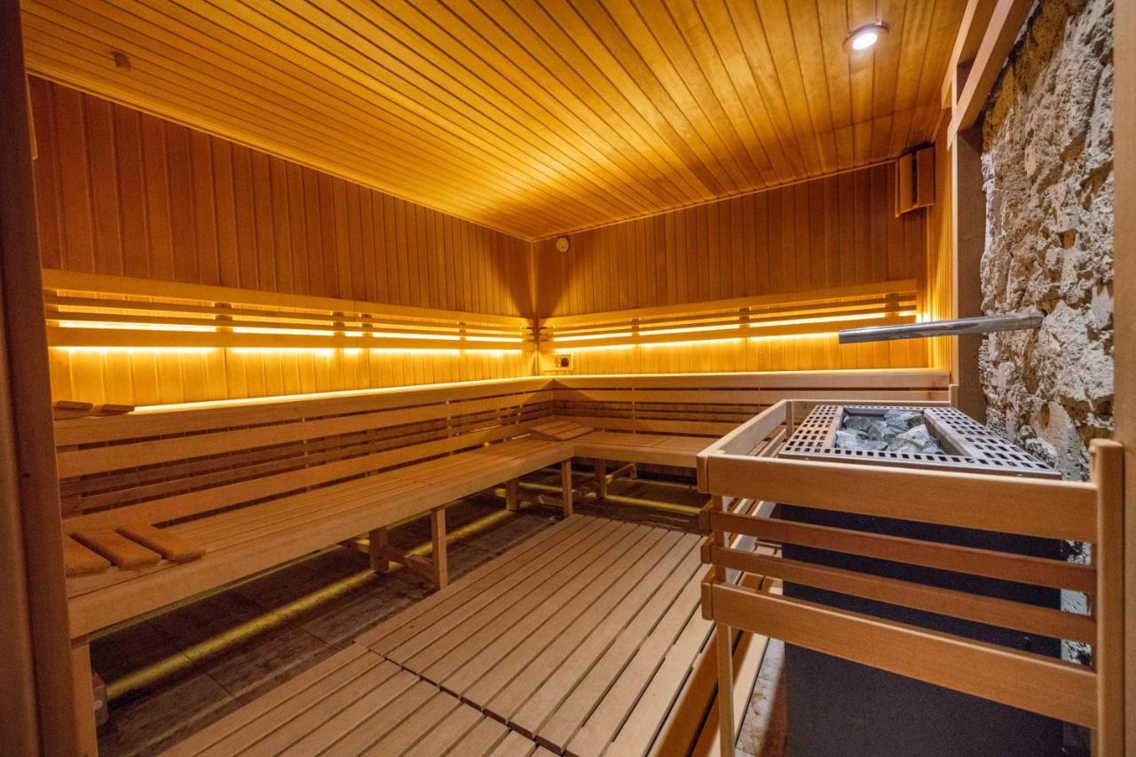 Aqua Sport*** Hotel Puchov Exterior photo