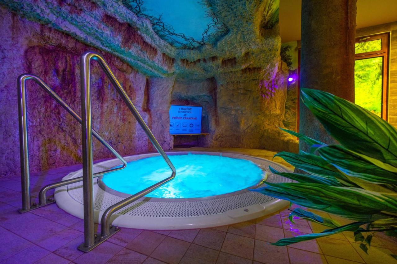 Aqua Sport*** Hotel Puchov Exterior photo